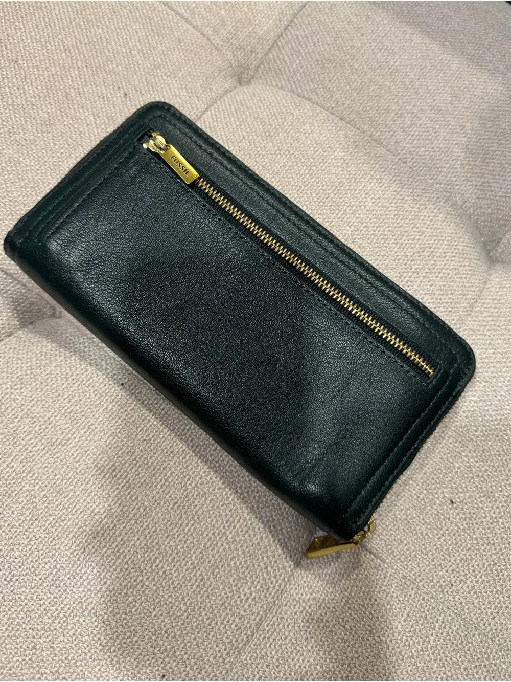 Fossil Green Leather Zip Wallet with Gold Accents